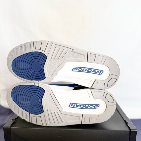 AUTHENTIC Jordan 3 Retro Varsity Royal size 10.5 CT8532-400 2020 PRE-OWNED - Picture 6 of 8